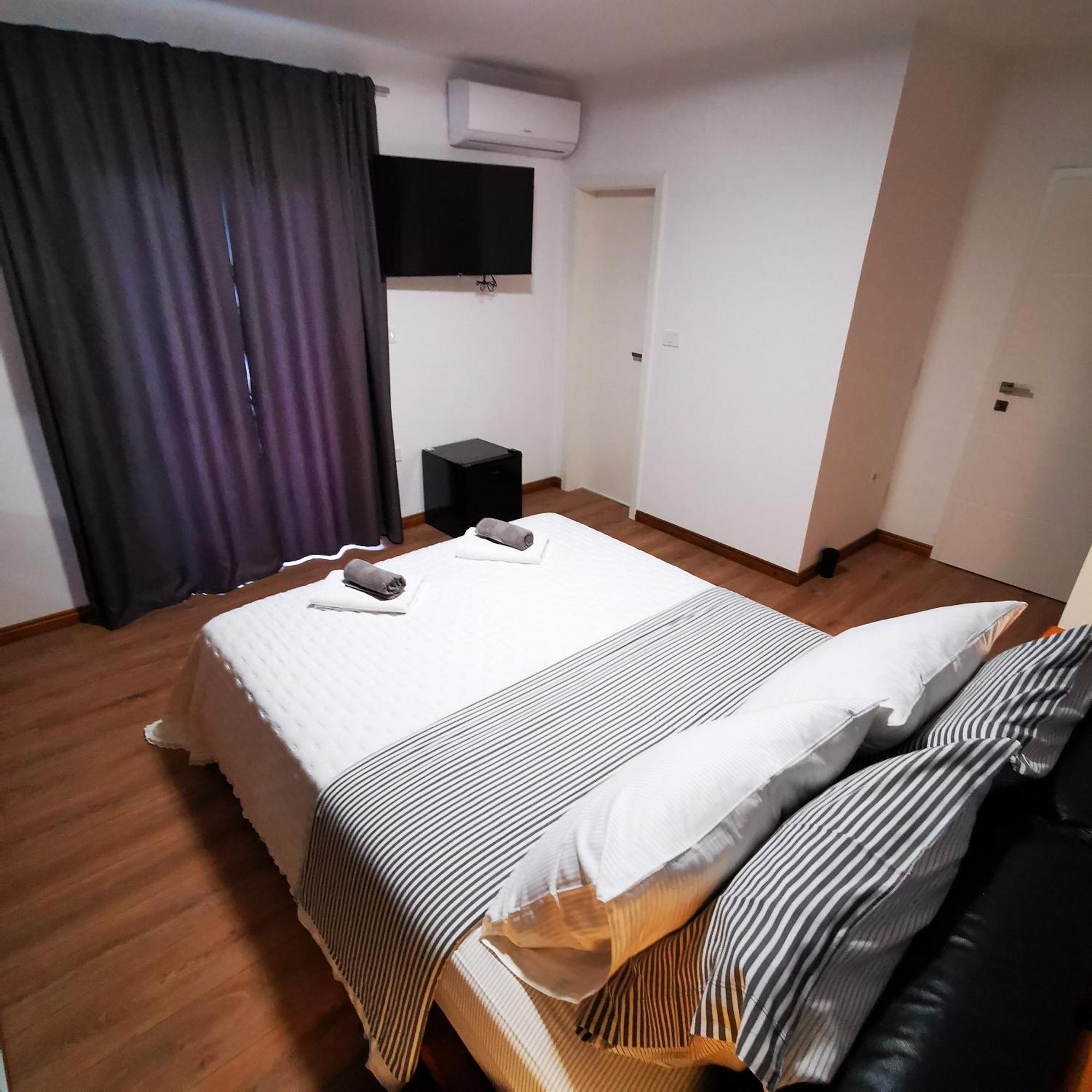 Casa Blanca Apartment Umag Exterior photo